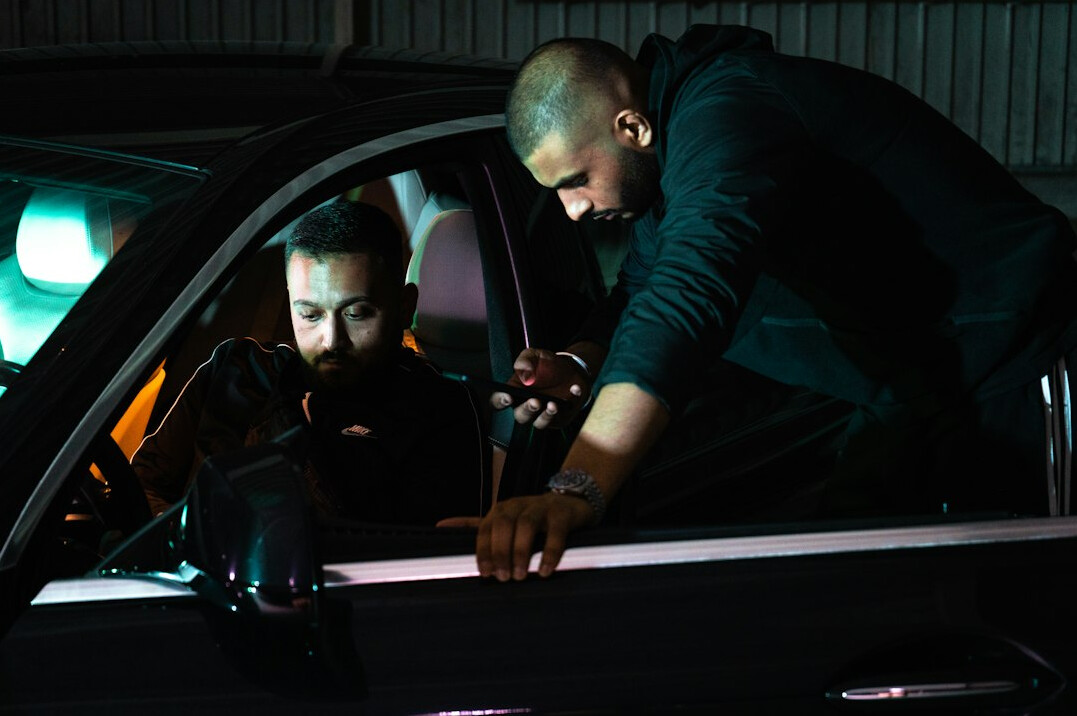private investigator tailing suspect